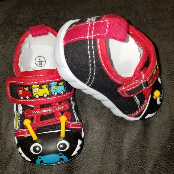 Chulis Black Tommy Sneaker Sz 4 - Picture 2 of 7